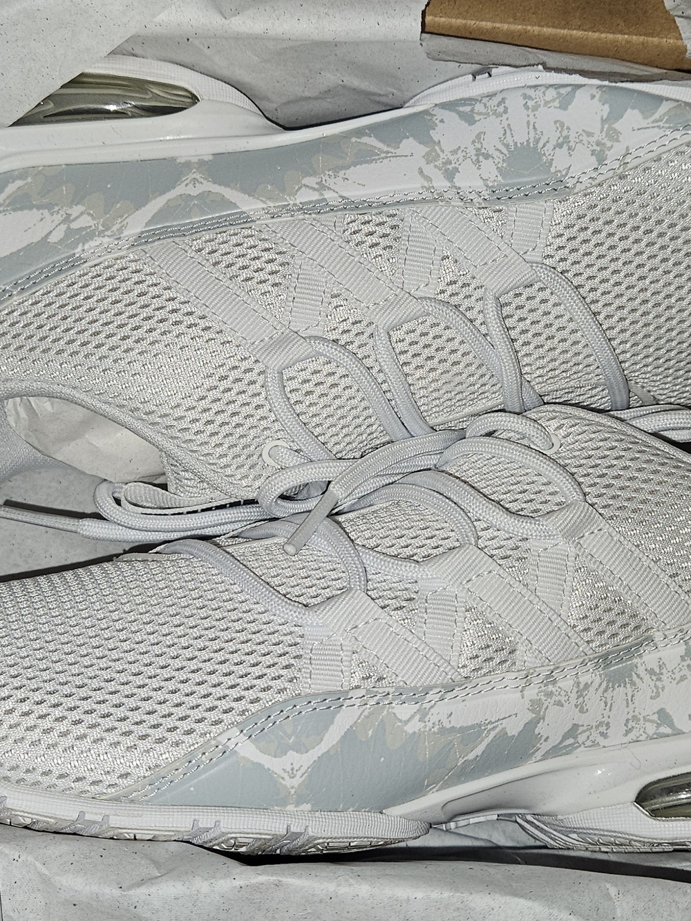 Puma Women's White Athletic Mesh Sneakers with Subtle Gray Marbling